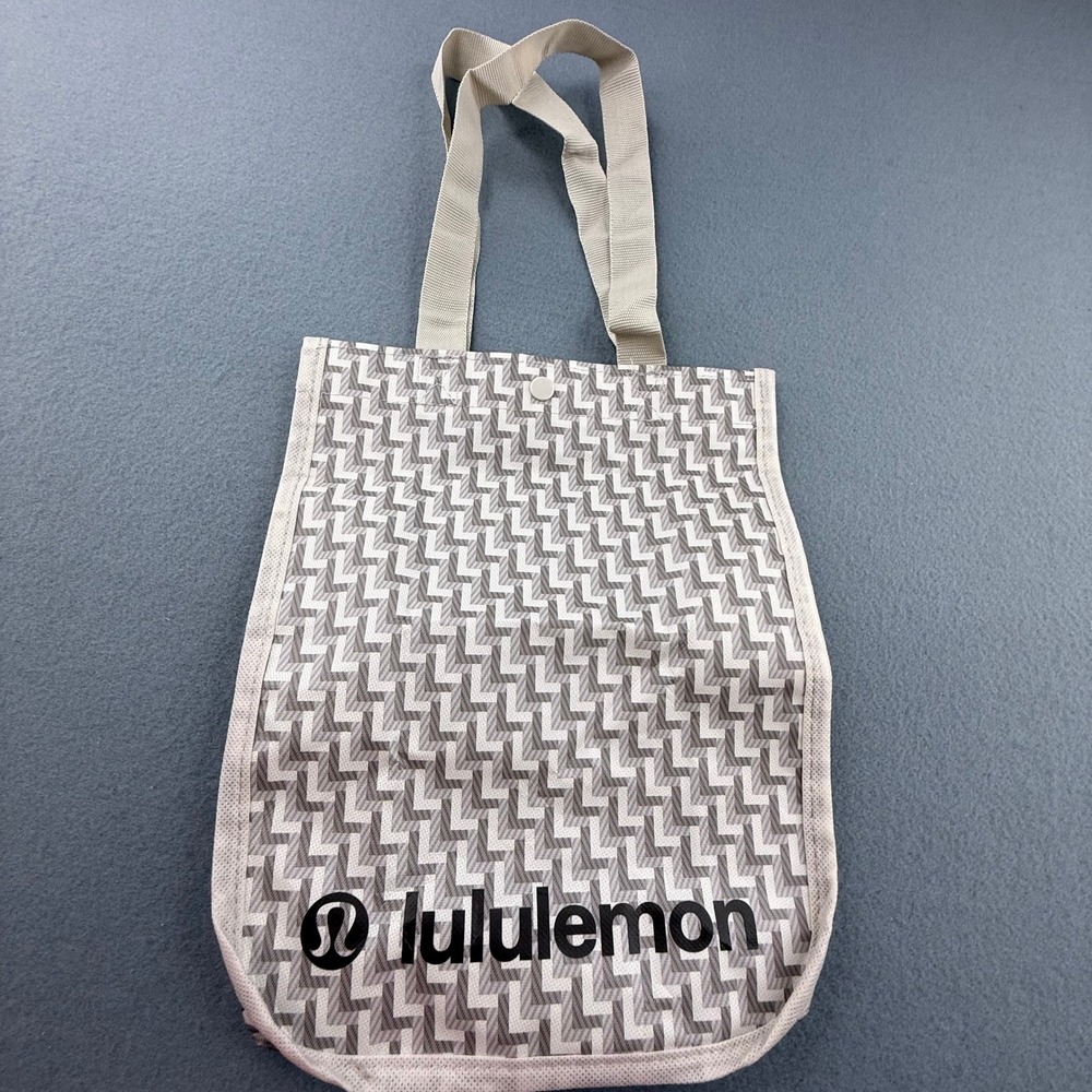 Lululemon Shopping‎ Tote Bag Grey White Geometric Zig Zag Snap Shopper